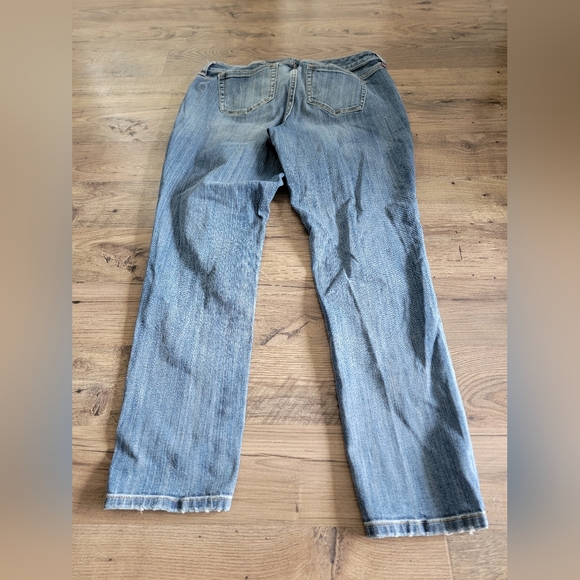Torrid Boyfriend Patch Work jeans size 12R - Picture 8 of 9